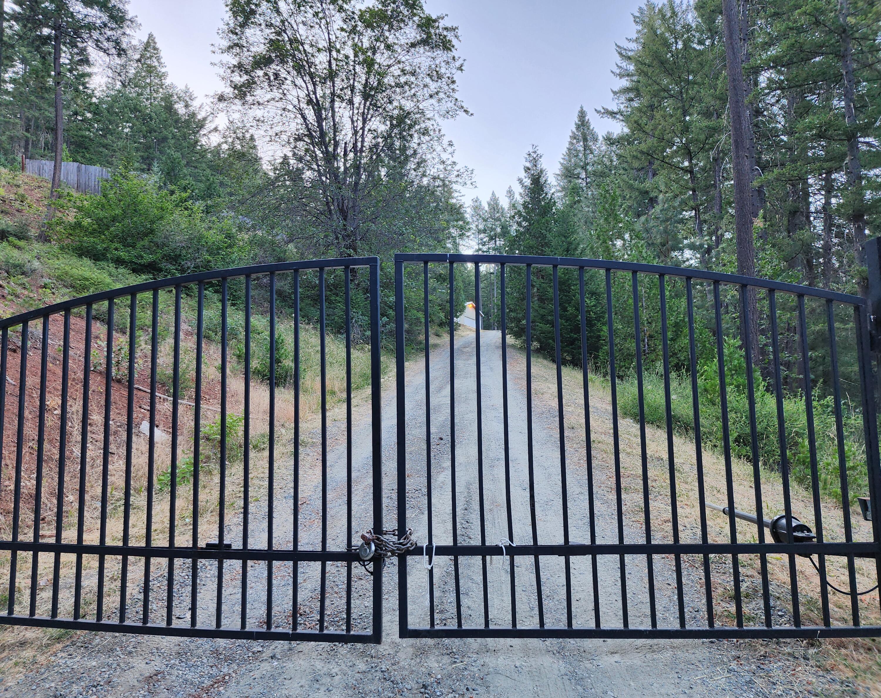 370 34N96 Lewiston, CA 96052 - Photo 30 of 30 a view of a balcony