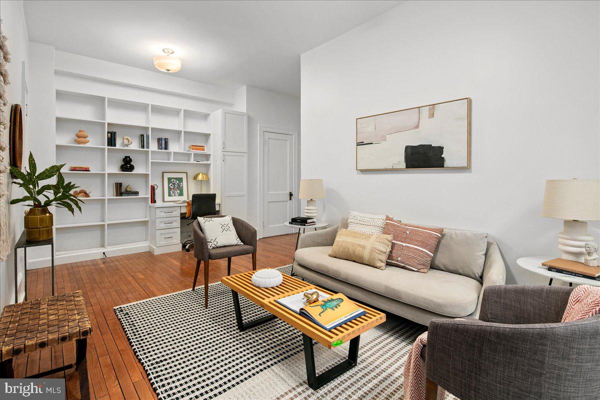 3039 Macomb Street Northwest, Unit 18 Washington, DC 20008 - Photo 4 of 26 Great space and Custom Built Ins plus Desk