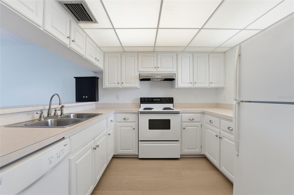 1144 Bird Bay Way, Unit 102 Venice, FL 34285 - Photo 6 of 39