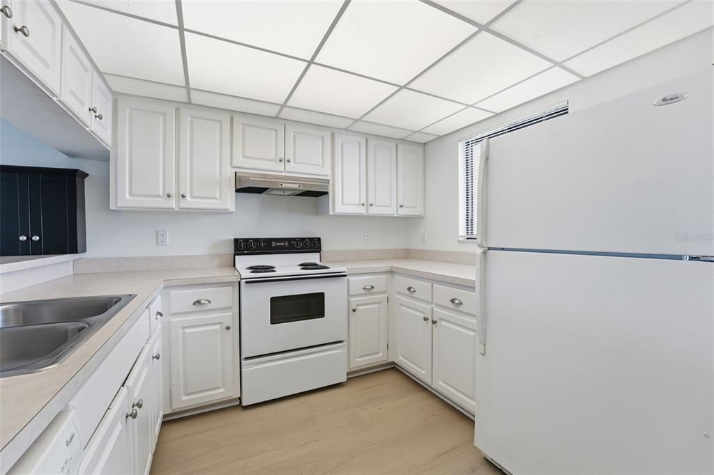 1144 Bird Bay Way, Unit 102 Venice, FL 34285 - Photo 7 of 39