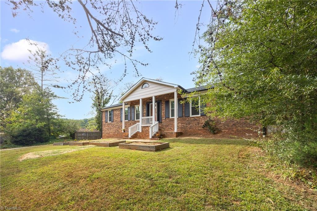 3151 Broadview Road Pfafftown, NC 27040 - Photo 2 of 25 Gallery Image 2