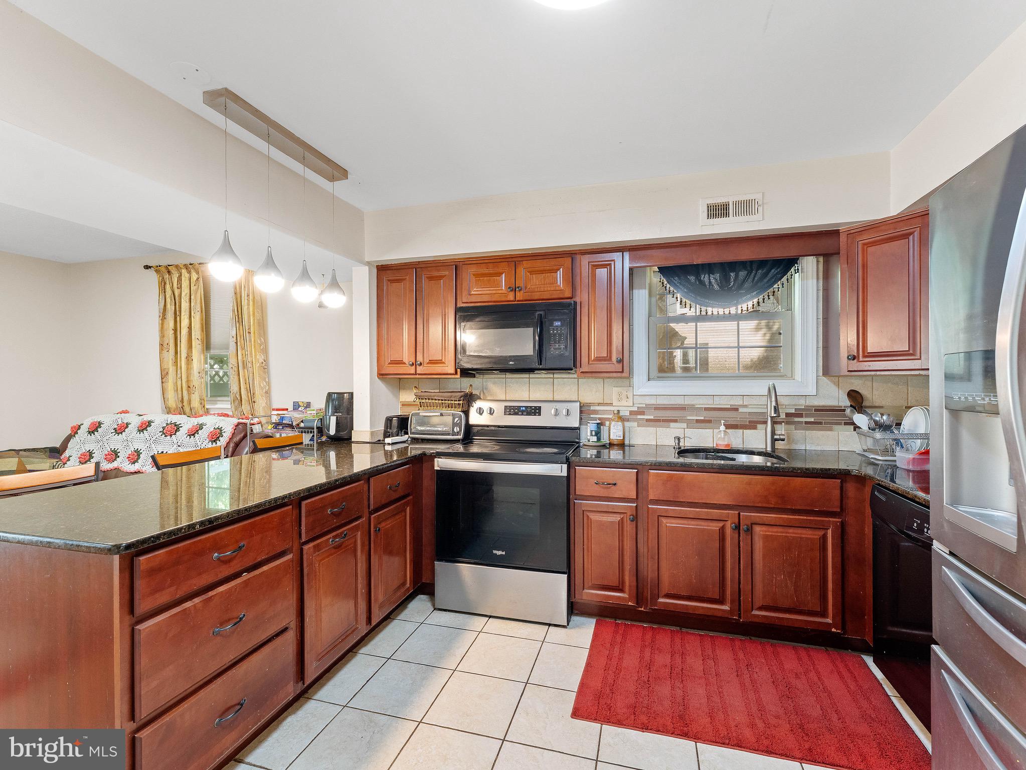 122 Abbey Road Voorhees, NJ 08043 - Photo 14 of 36