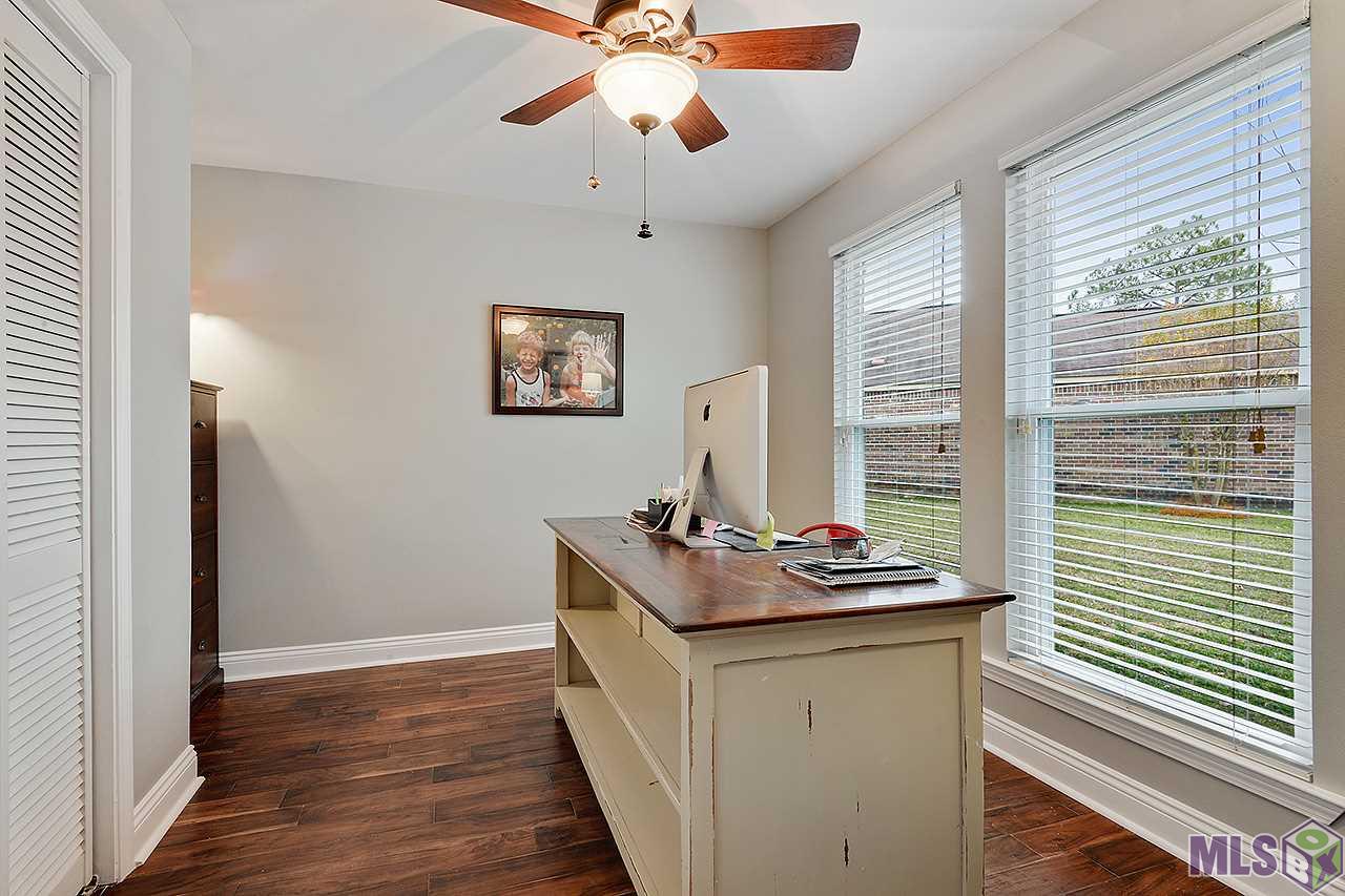 1302 Magnolia Ridge Drive Baton Rouge, LA 70816 - Photo 6 of 11