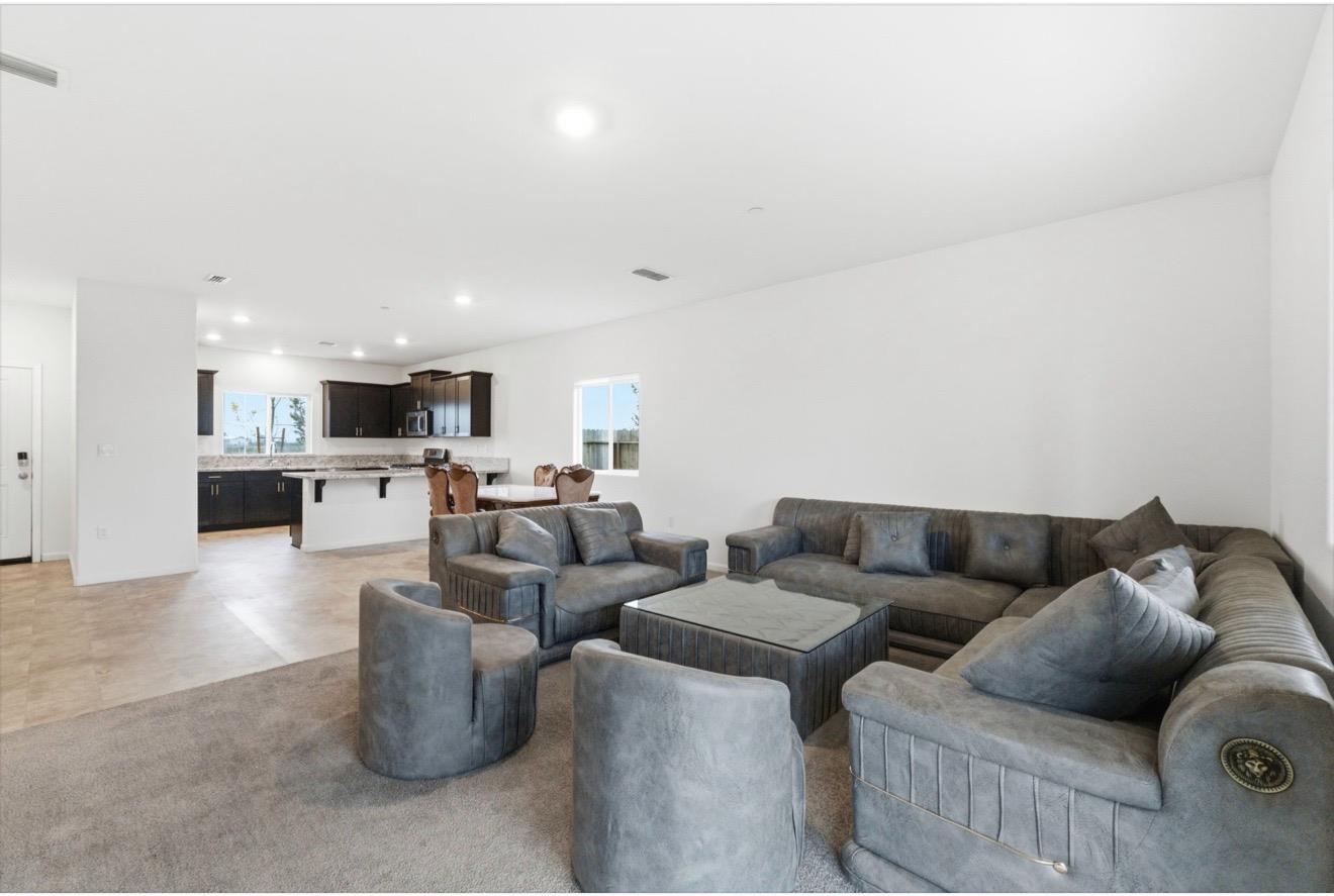 1462 Randy Court Fowler, CA 93625 - Photo 4 of 27