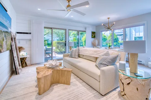 18 Bridge Street, Unit 2A, Sag Harbor, NY 11963