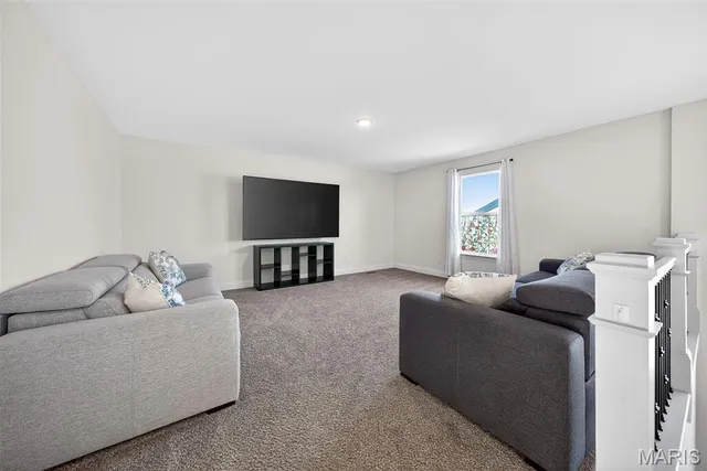 $575,000 | 378 Valley Bluff Drive, Wentzville, MO 63385