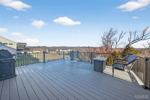 $575,000 | 378 Valley Bluff Drive, Wentzville, MO 63385