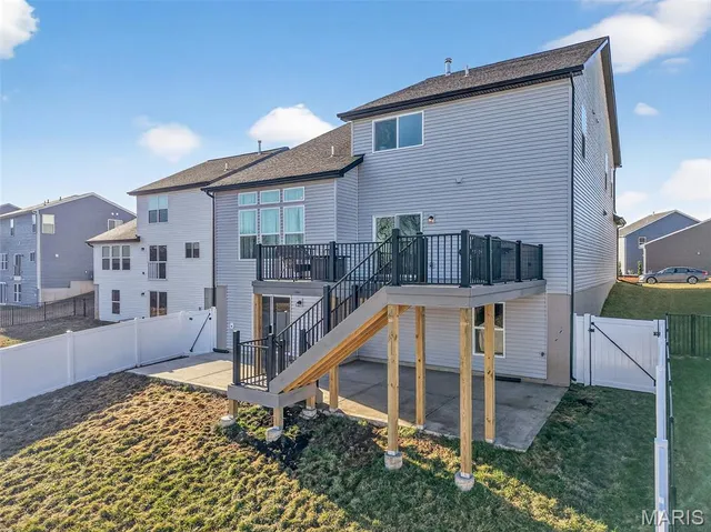 $575,000 | 378 Valley Bluff Drive, Wentzville, MO 63385