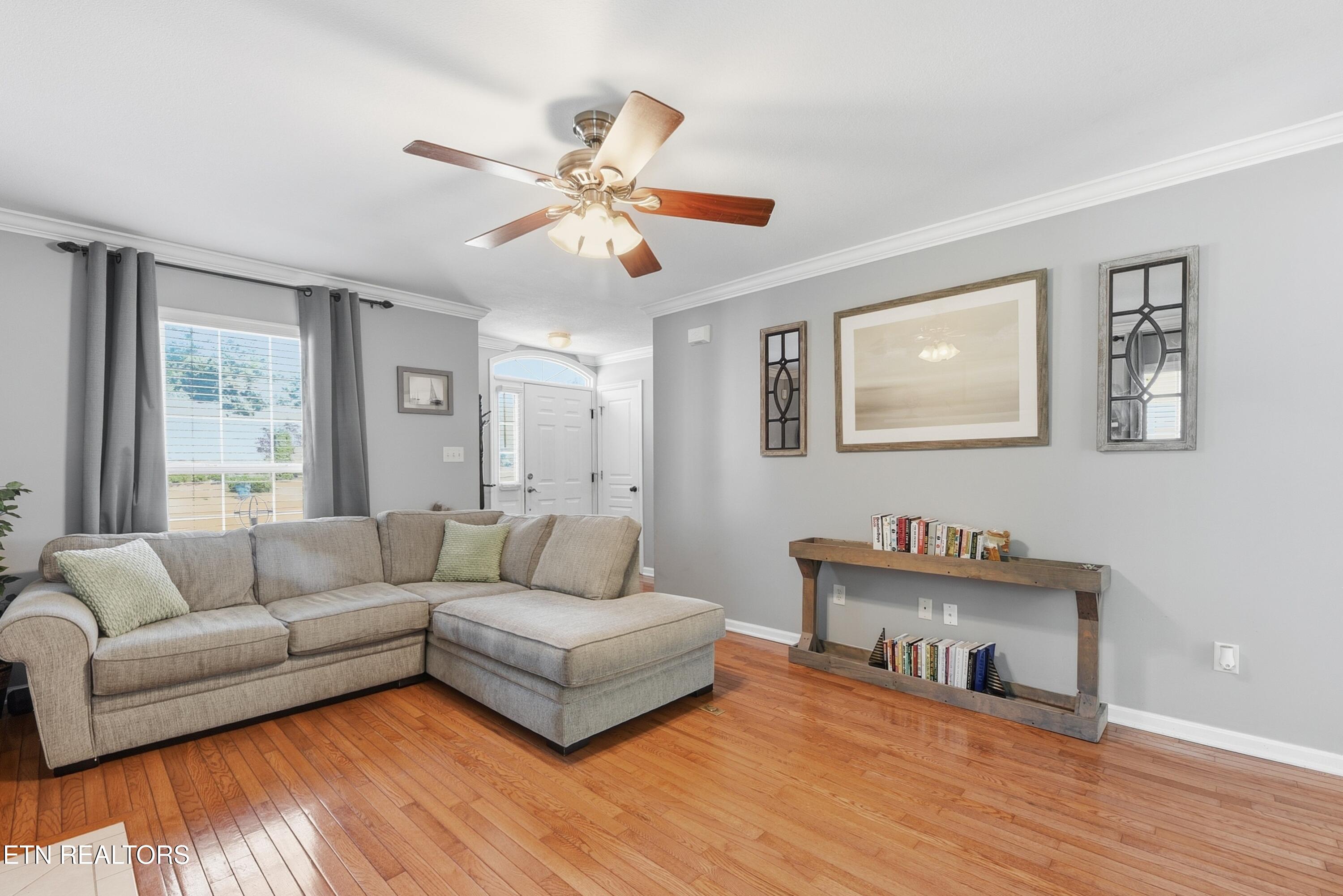 952 Station View Road Knoxville, TN 37919 - Photo 8 of 40 FAMILY ROOM