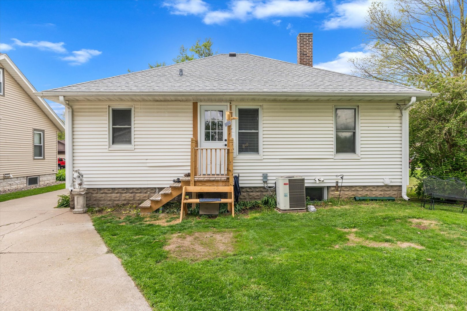 2423 29th Street Rock Island, IL 61201 - Photo 9 of 37