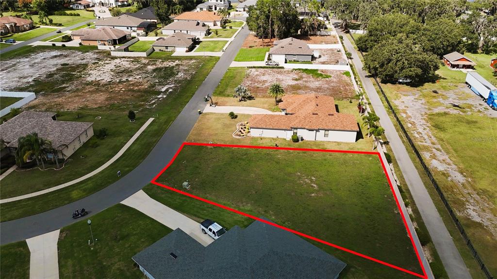 817 Oaks Shores Road Leesburg, FL 34748 - Photo 2 of 10 a view of an outdoor space