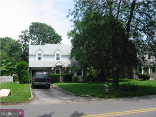 413 Earlington Road Havertown, PA 19083 - Photo 1 of 6