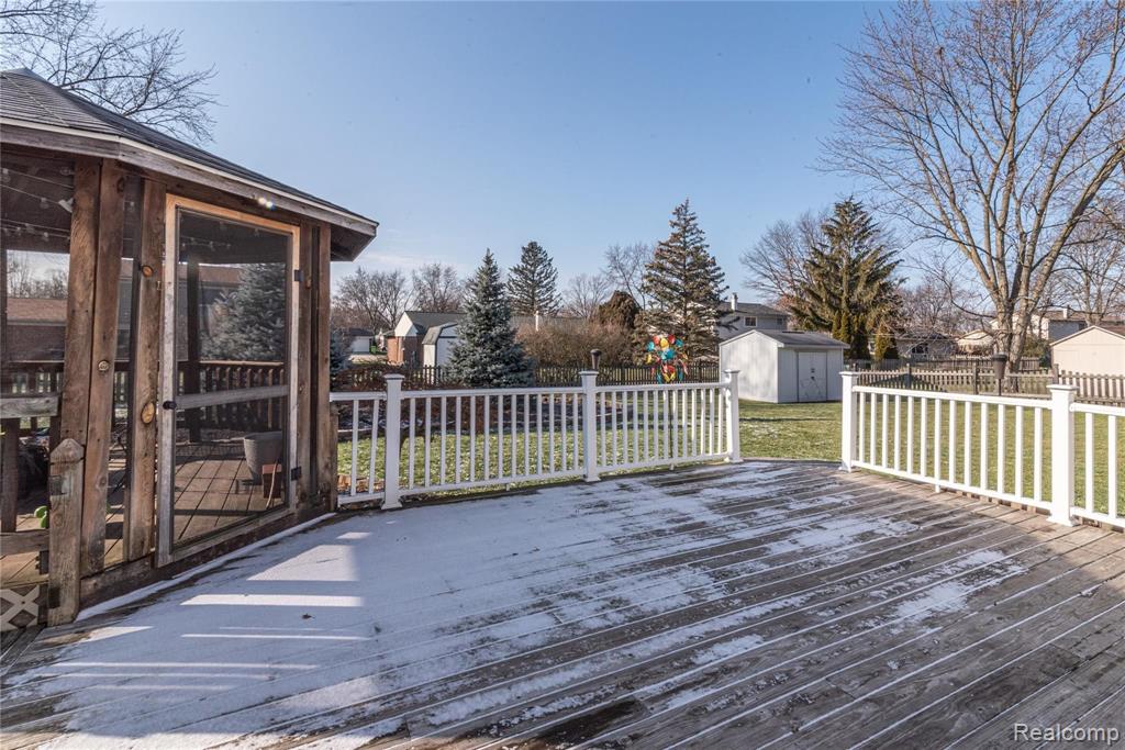 22647 Deerfield Road Novi, MI 48375 - Photo 46 of 51
