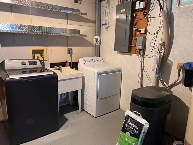 $325,000 | 1110 Eckert Street Northwest, Alexandria, MN 56308