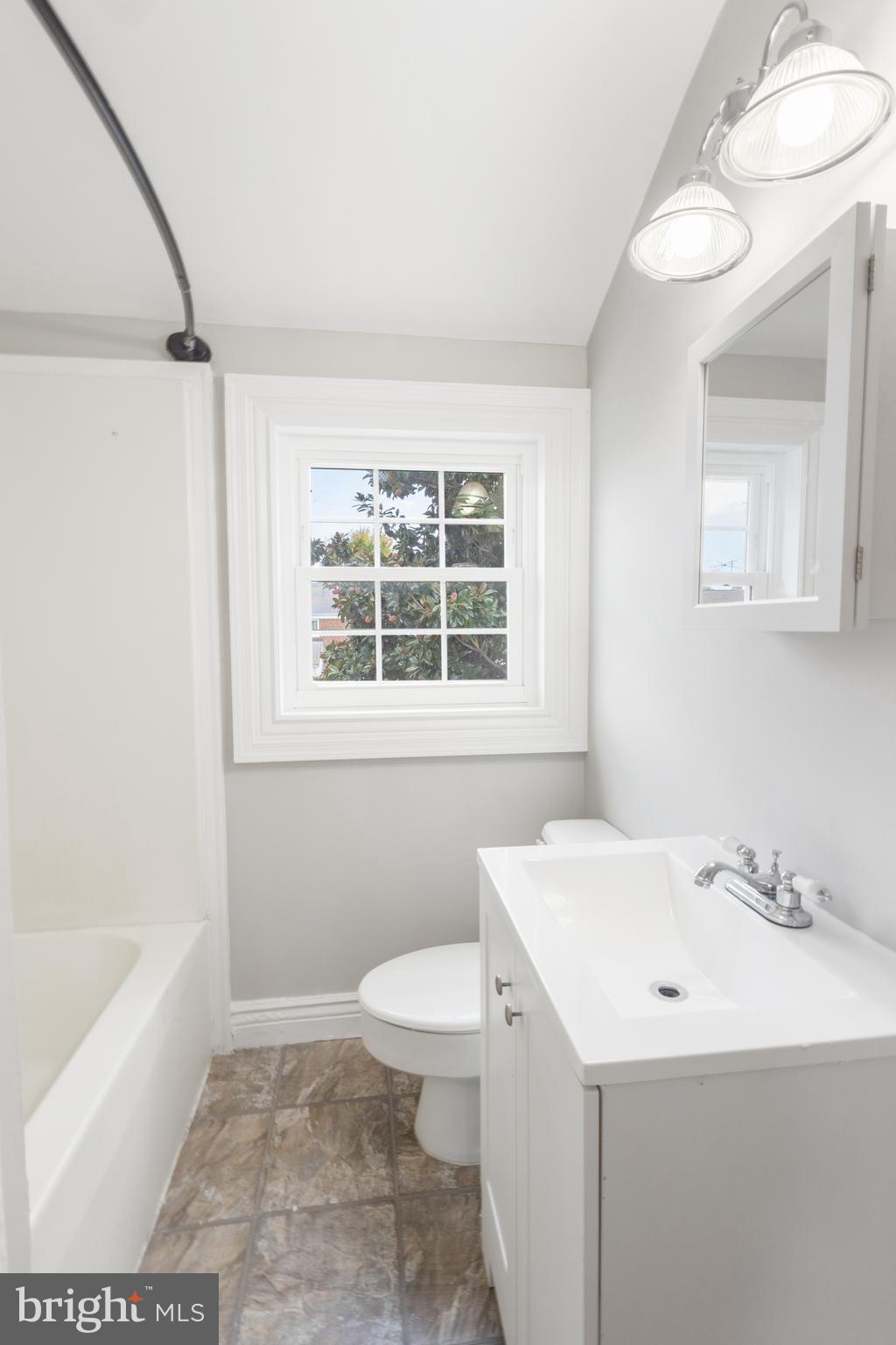 2020 Holborn Road Dundalk, MD 21222 - Photo 15 of 24