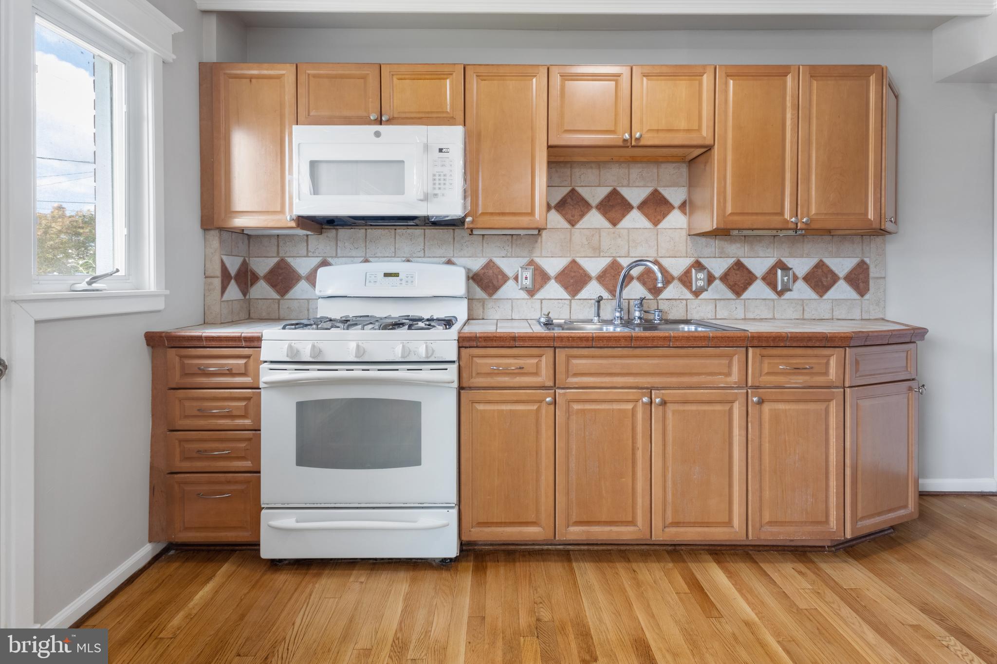2020 Holborn Road Dundalk, MD 21222 - Photo 4 of 24