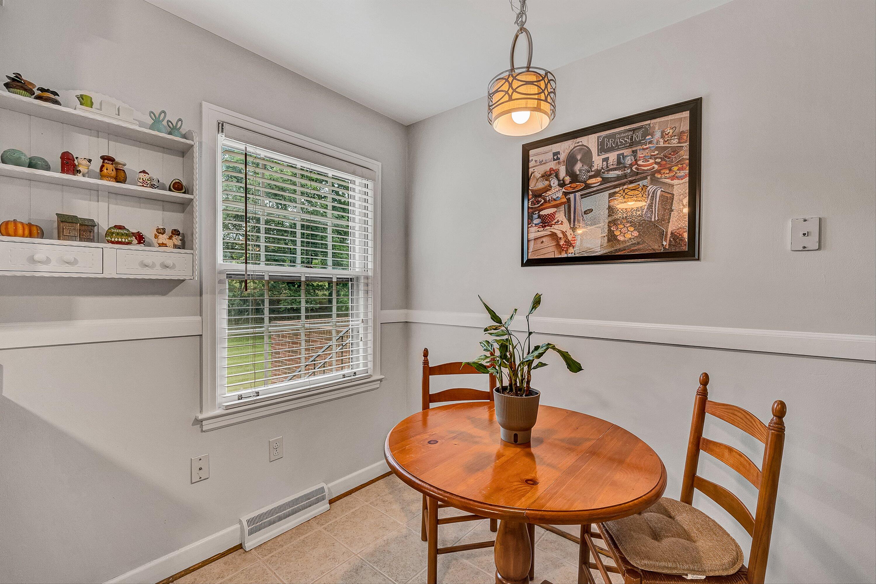3416 Grandin Road Southwest Roanoke, VA 24018 - Photo 12 of 45 11-VM-08826