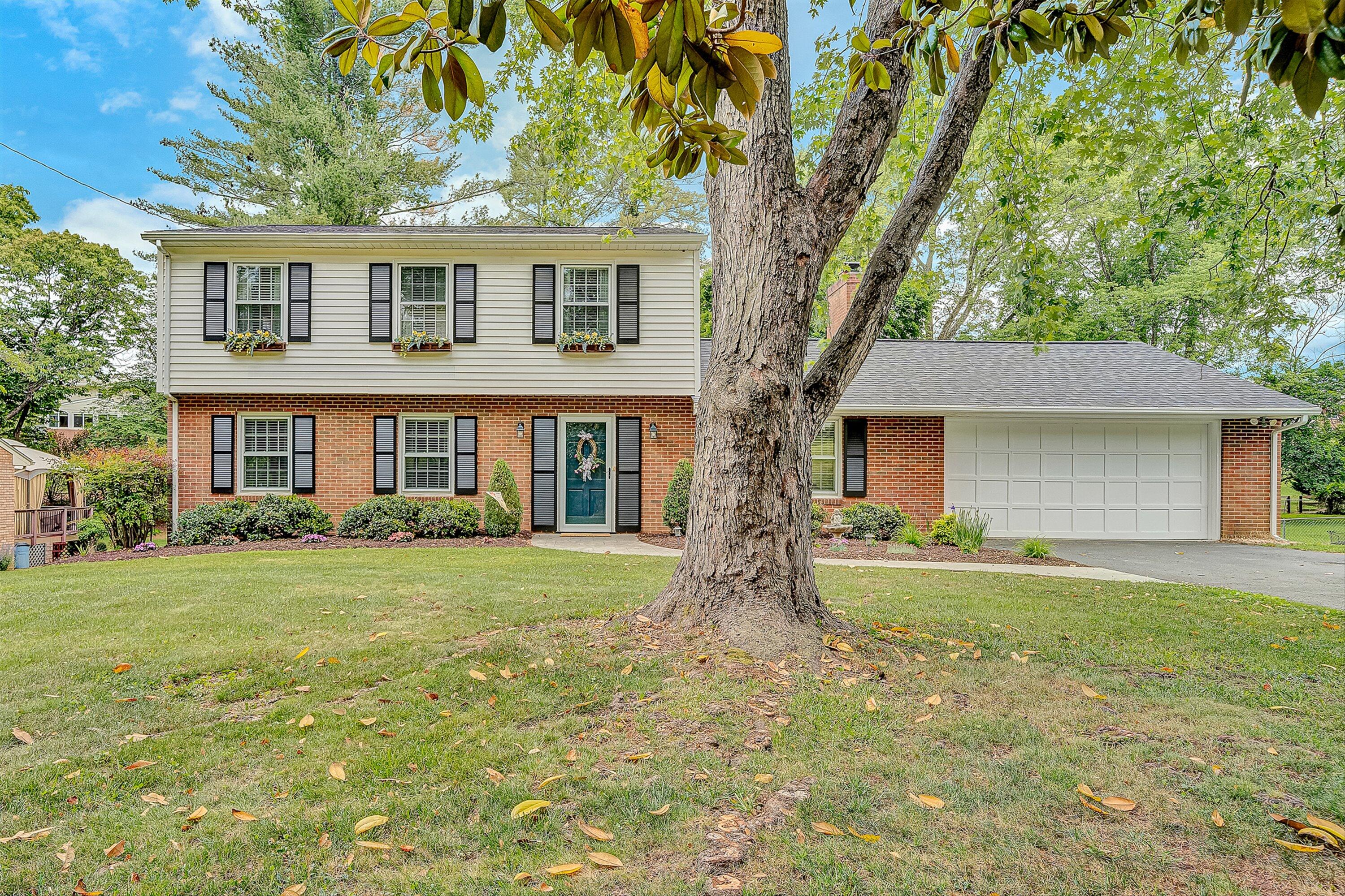 3416 Grandin Road Southwest Roanoke, VA 24018 - Photo 2 of 45 01-VM-08760