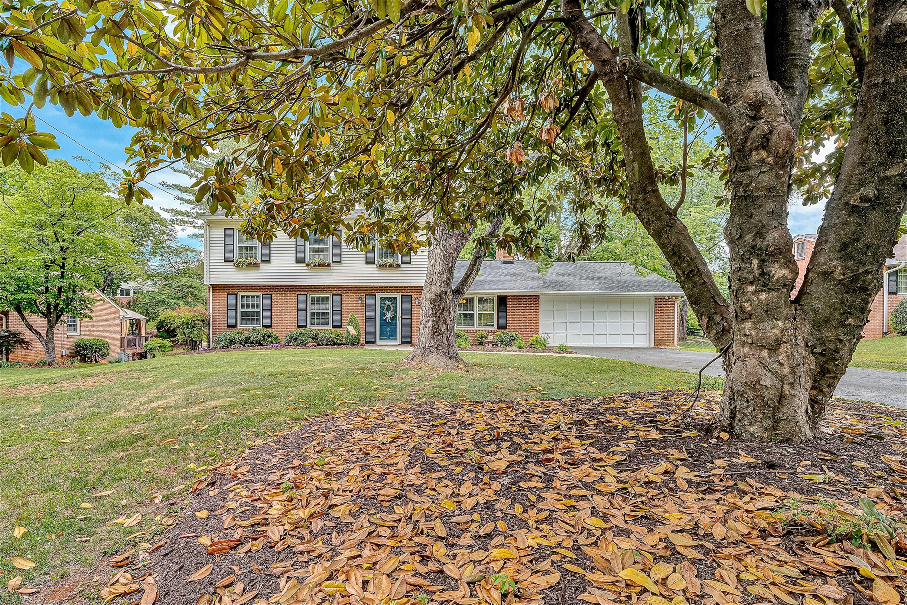 3416 Grandin Road Southwest Roanoke, VA 24018 - Photo 3 of 45 02-VM-08757
