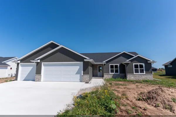 $499,900 | W5890 Edgewood Drive, Menasha, WI 54952