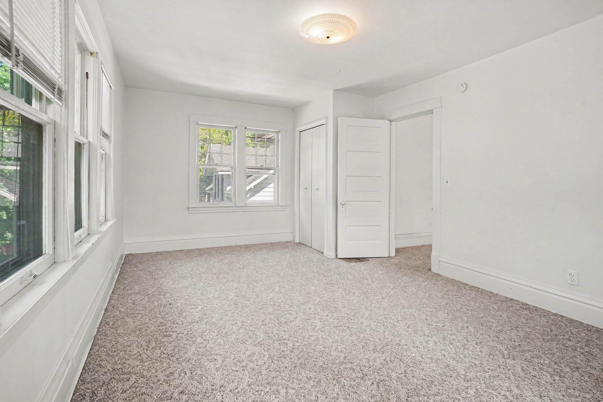 1330 West Maple Street Kalamazoo, MI 49008 - Photo 12 of 25 011_file_9839