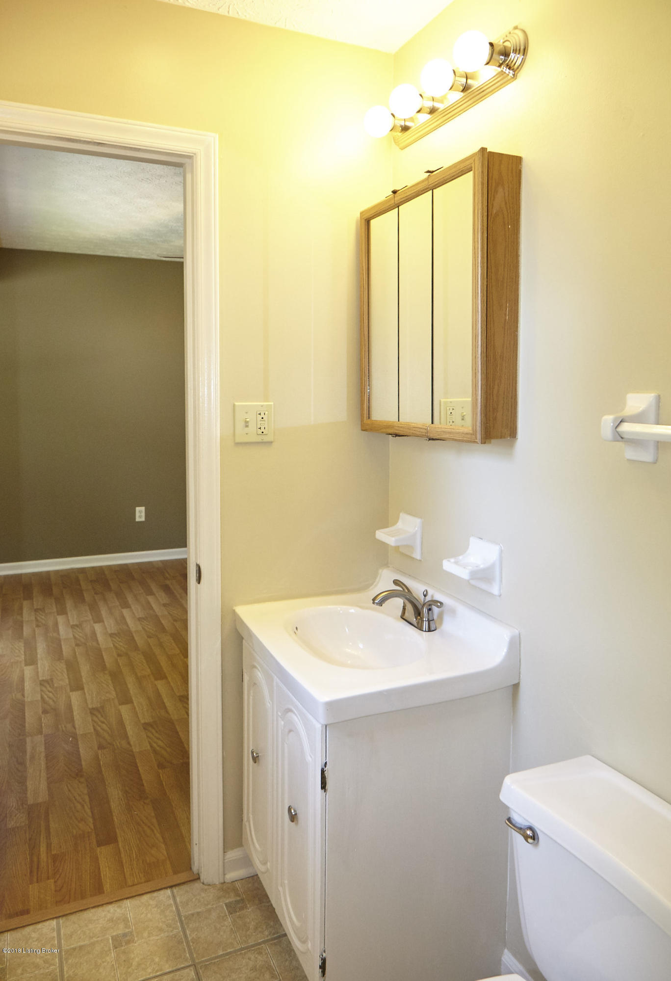6703 El Rancho Road Louisville, KY 40291 - Photo 17 of 35 6703ElRancho_050