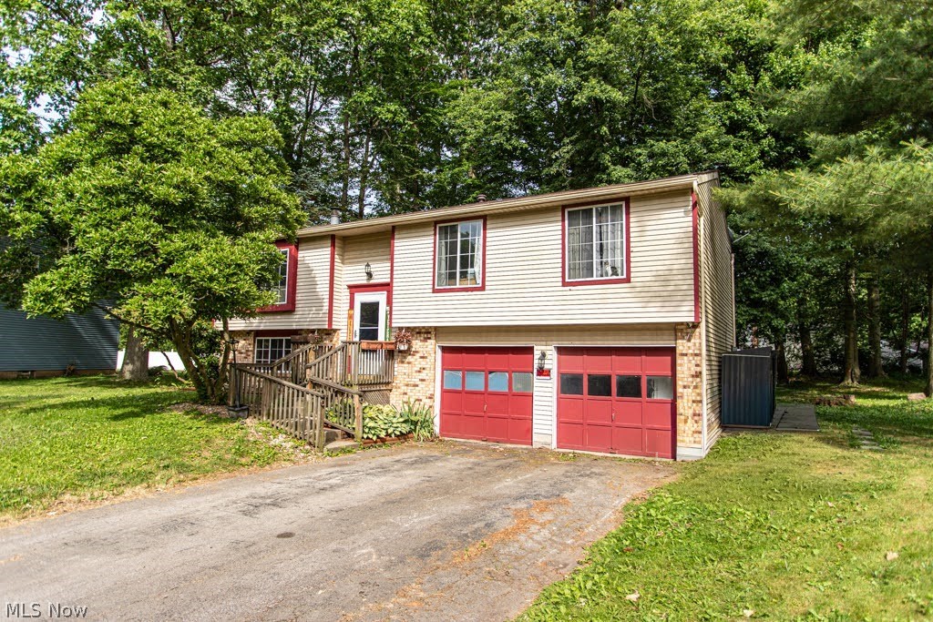 7764 Micawber Road Northeast Warren, OH 44484 - Photo 2 of 29