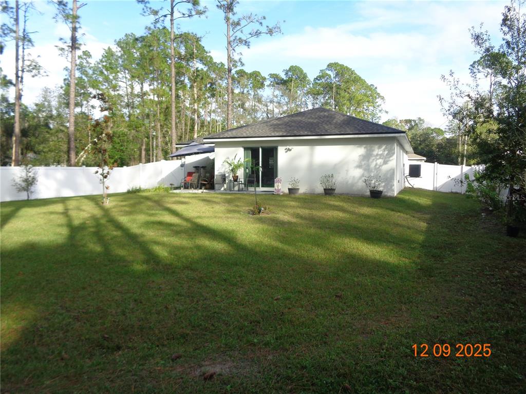 2380 8th Avenue DeLand, FL 32724 - Photo 9 of 31 a front view of house with yard