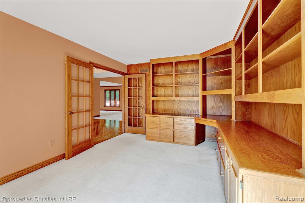 2160 Reagan Drive Rochester Hills, MI 48309 - Photo 8 of 60