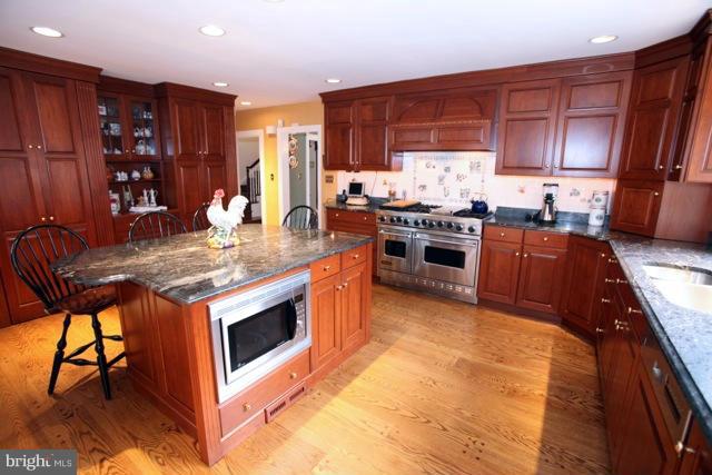 321 Chattolanee Hill Road Owings Mills, MD 21117 - Photo 6 of 29 Kitchen