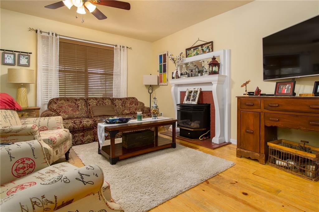 411 Walker Ferry Road Pollock, LA 71467 - Photo 5 of 18 Gallery Image 5