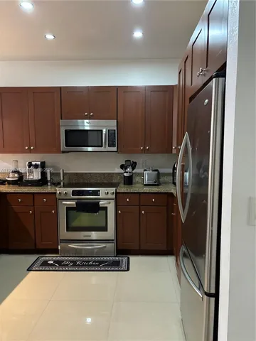 $3,900 | 10788 Northwest 74th Street, Doral, FL 33178