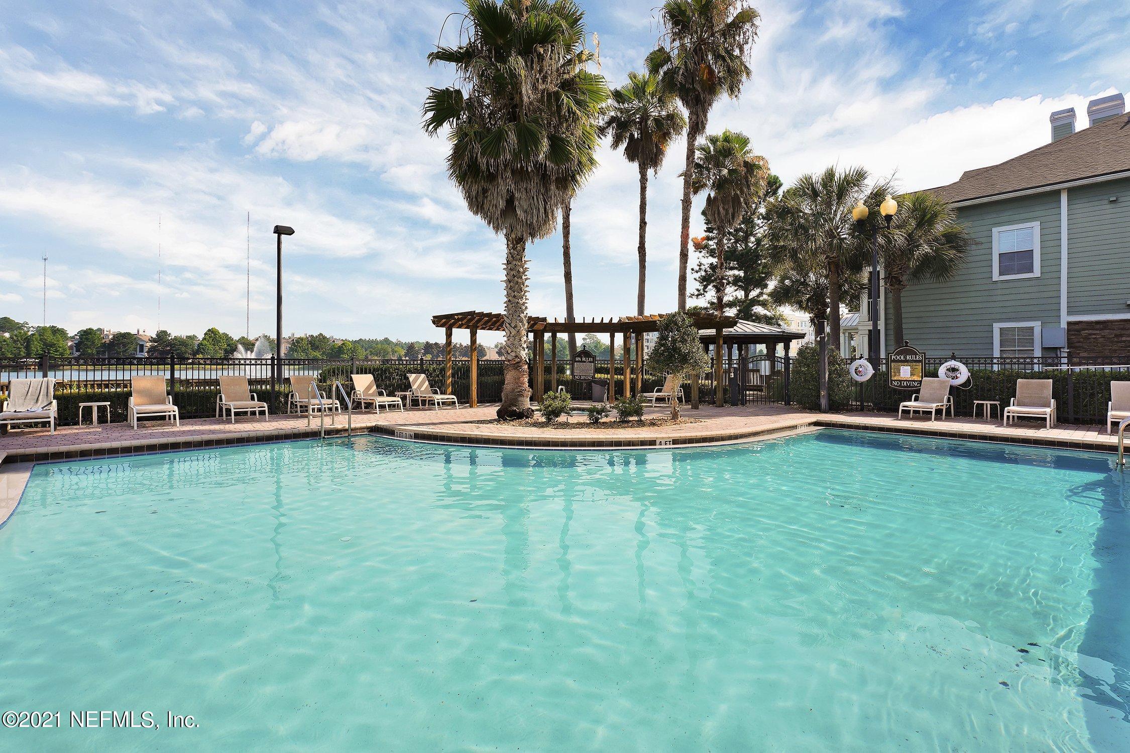 8550 Touchton Road, Unit 814 Jacksonville, FL 32216 - Photo 28 of 37 Community pool