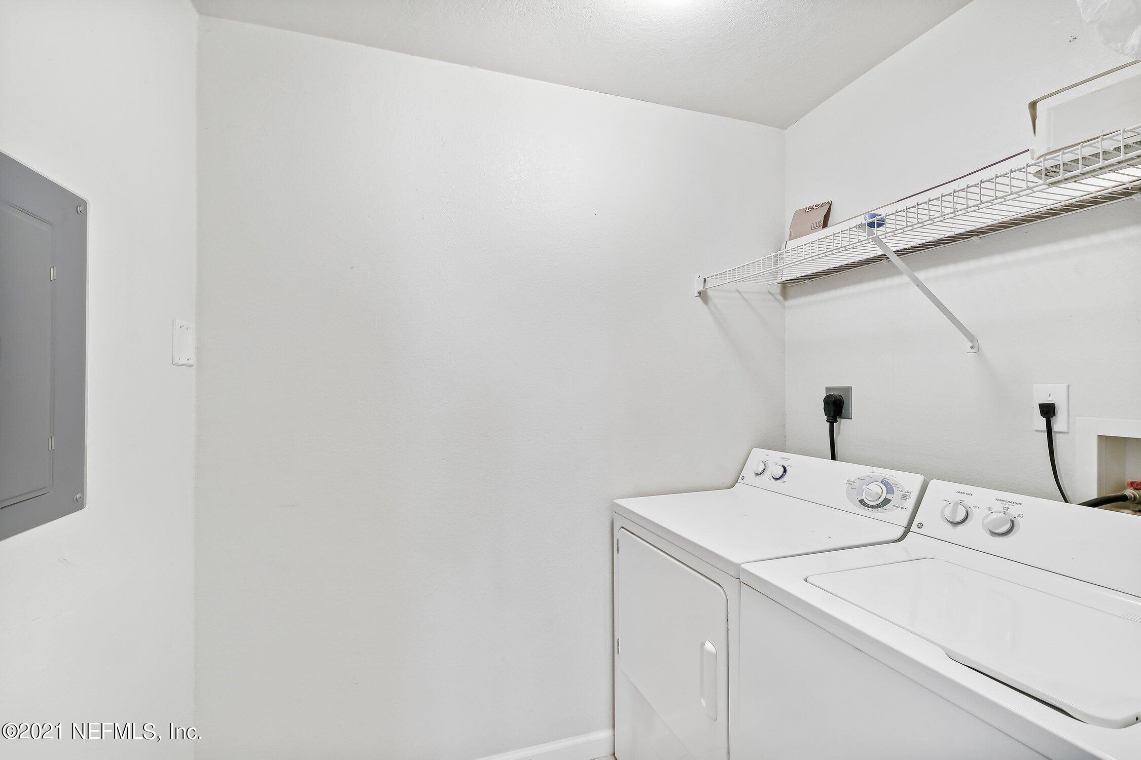 8550 Touchton Road, Unit 814 Jacksonville, FL 32216 - Photo 7 of 37 Laundry room