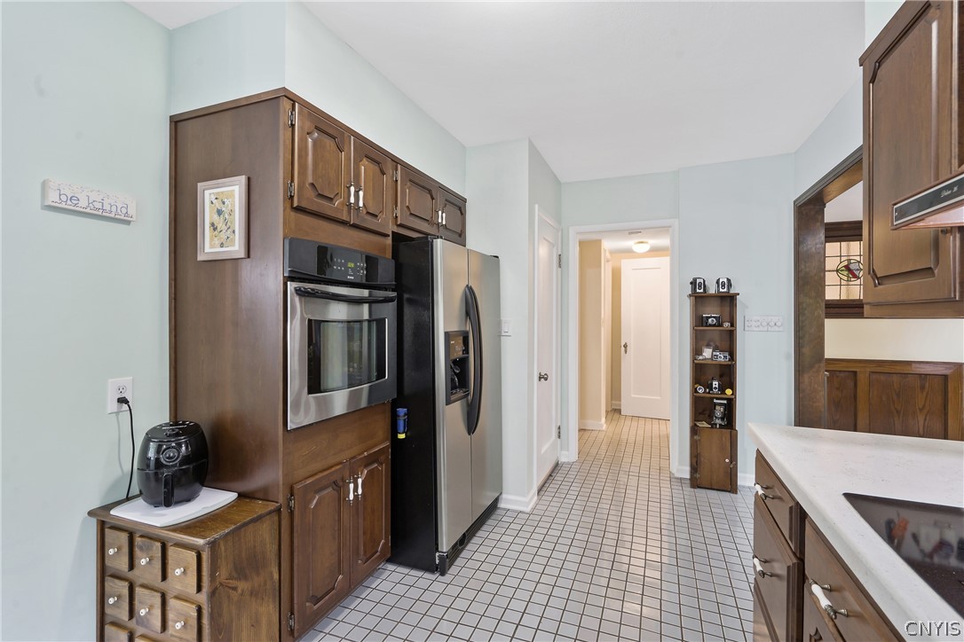 8 Lyndon Road De Witt, NY 13066 - Photo 17 of 46
