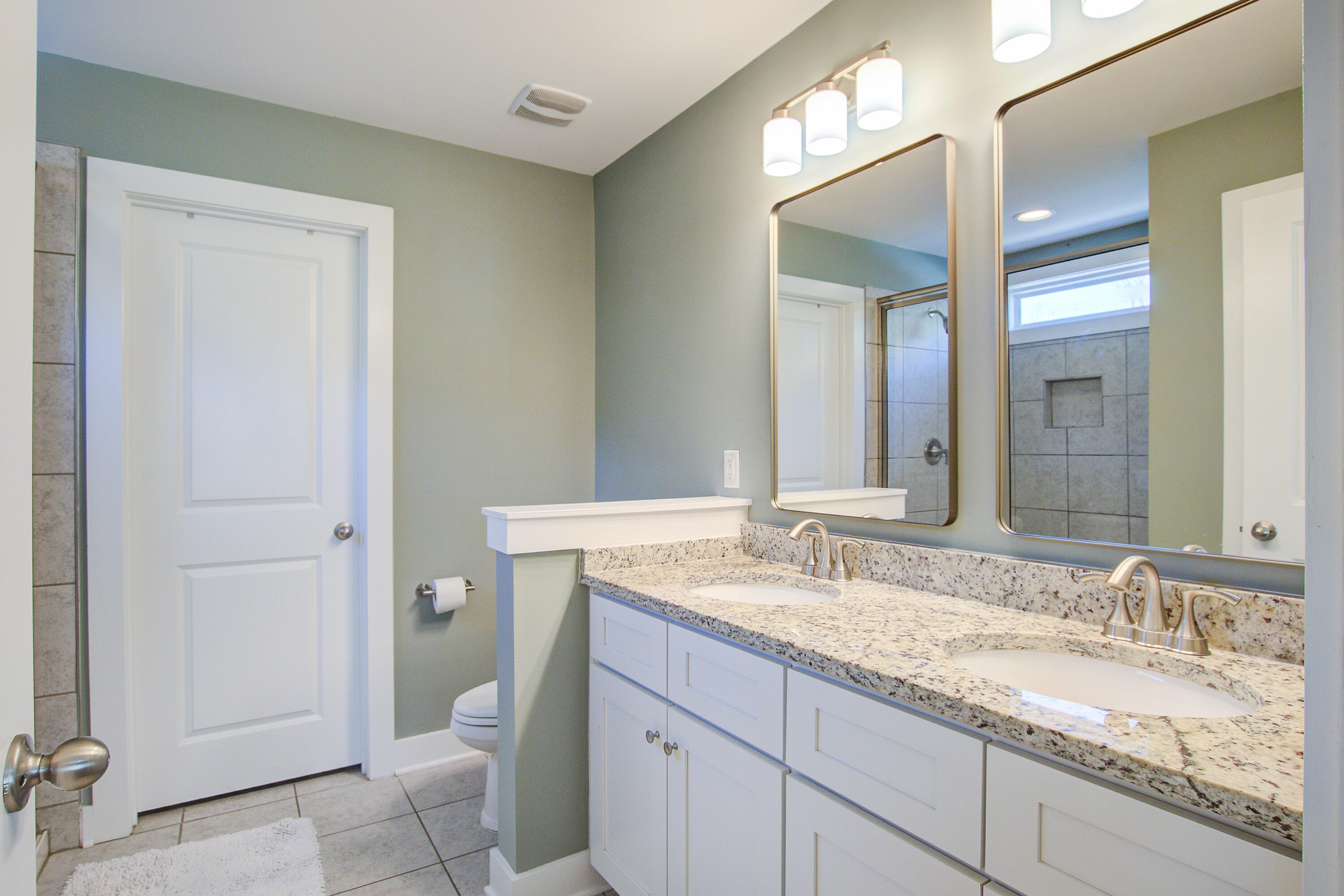 1926 Grimball Road Charleston, SC 29412 - Photo 19 of 41 Primary Bath