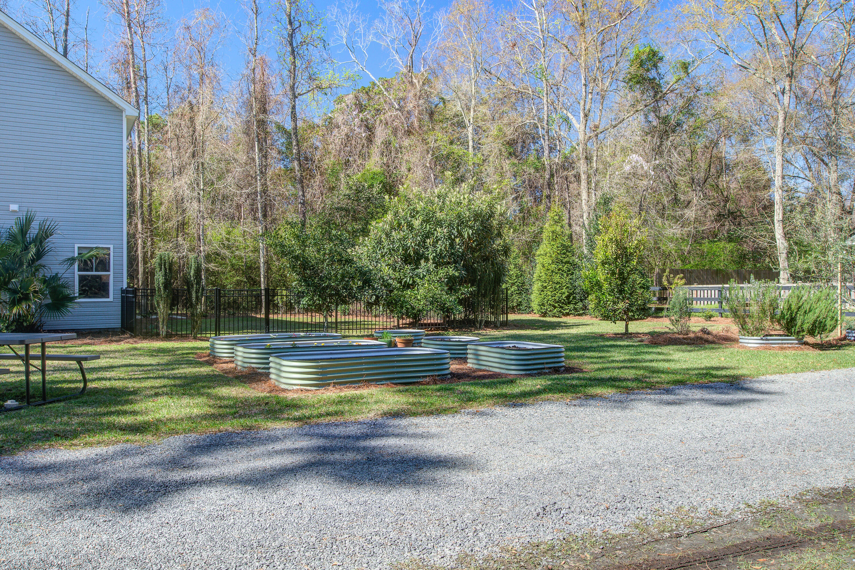 1926 Grimball Road Charleston, SC 29412 - Photo 30 of 41 Side Yard