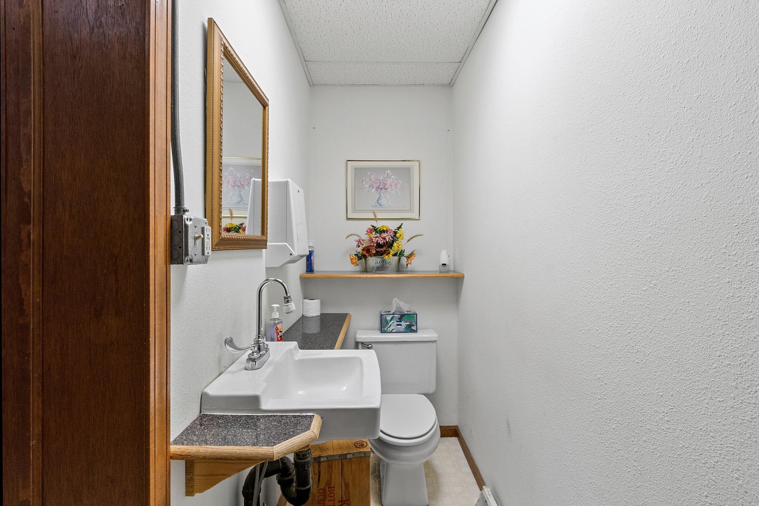 511 1st Street Menominee, MI 49858 - Photo 15 of 47 1st Floor rest room