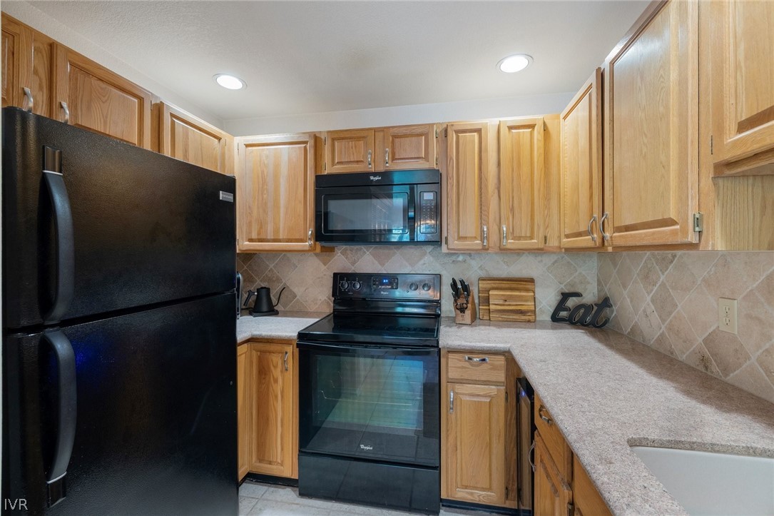 947 Incline Way, Unit 191 Incline Village, NV 89451 - Photo 13 of 22 Kitchen