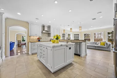 $3,650,000 | 12 Woodland Avenue, Bronxville, NY 10708
