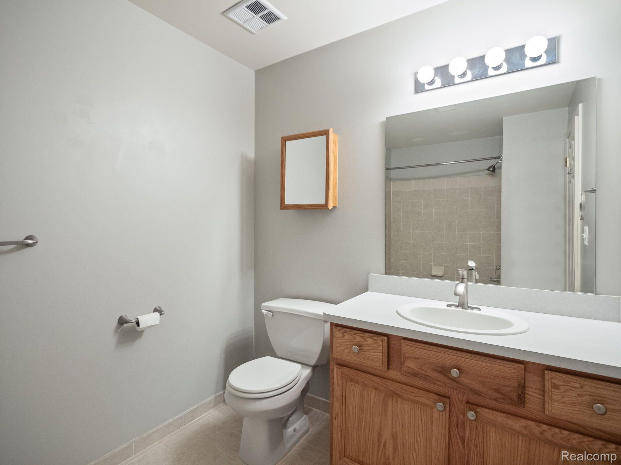 1840 Flagstone Circle Rochester, MI 48307 - Photo 23 of 26 Gallery Image 23