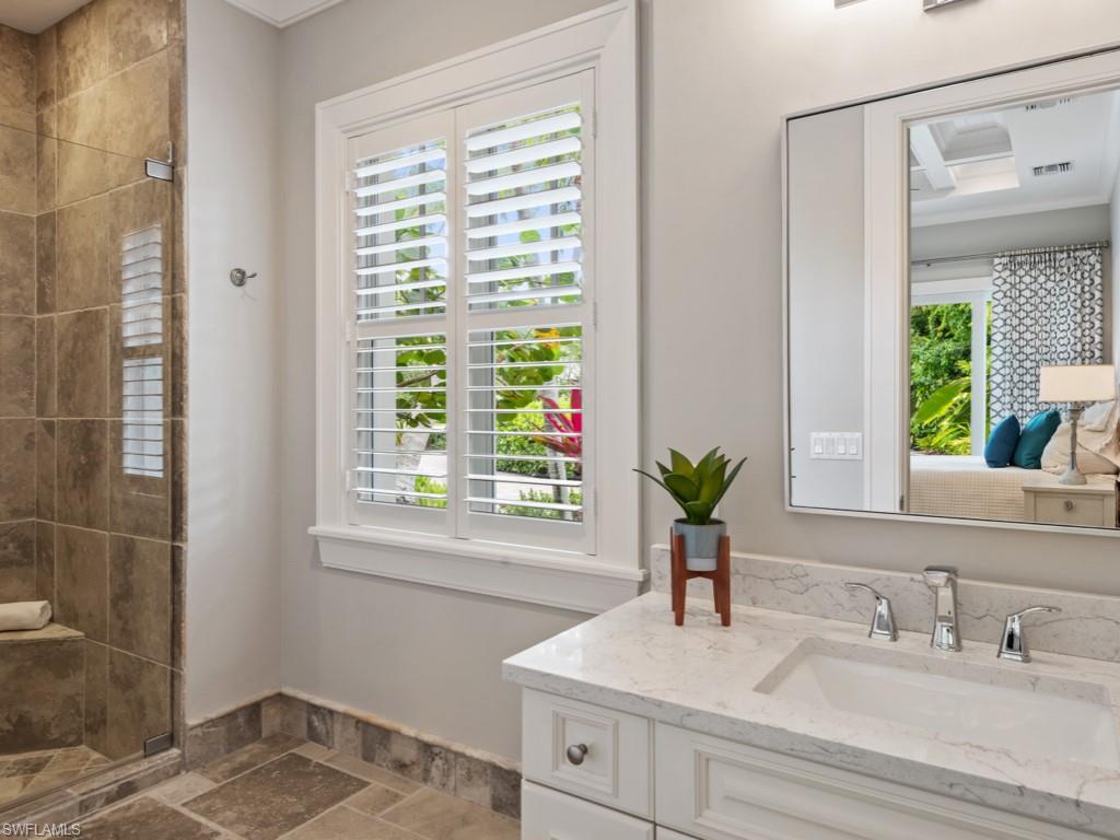539 Rudder Road Naples, FL 34102 - Photo 31 of 42 Guest Bath