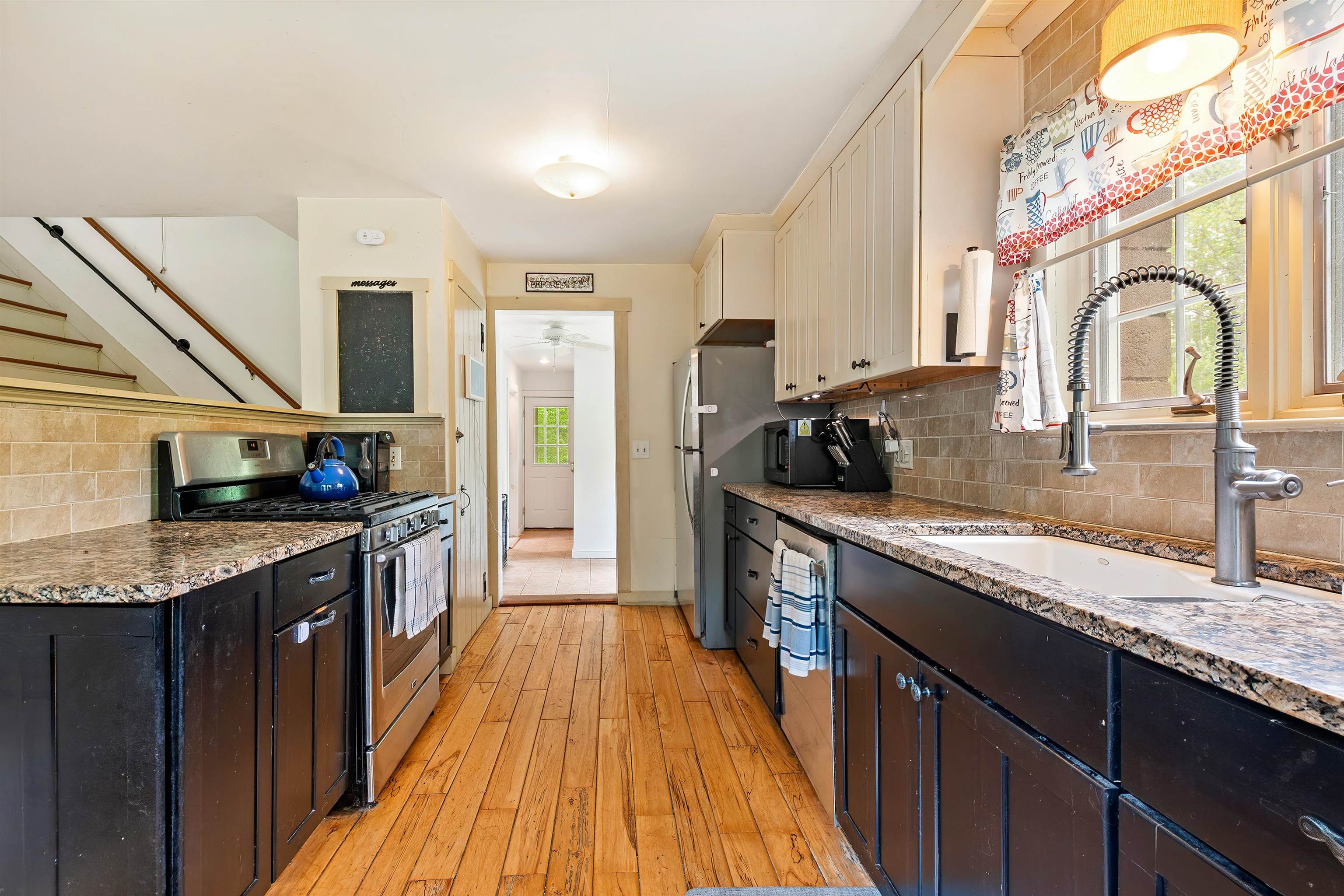 1757 Wildlife Road Hartford, VT 05001 - Photo 13 of 36