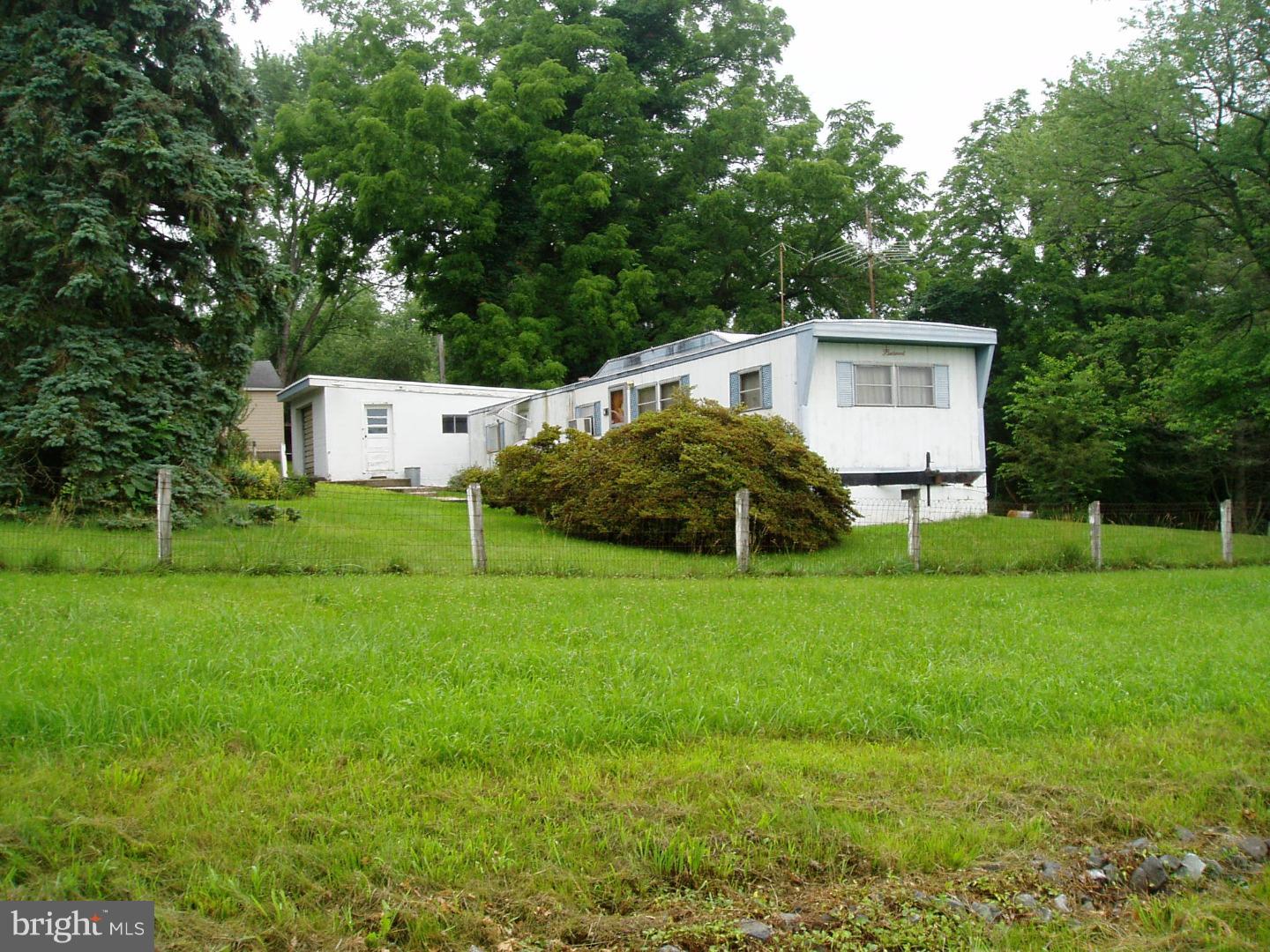 43 Longview Road Boyertown, PA 19512 - Photo 2 of 4 Gallery Image 2