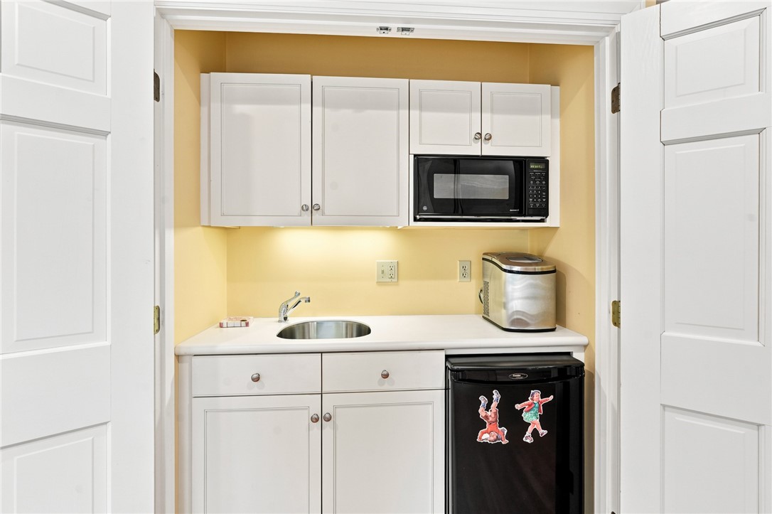 142 Ferry Road Bristol, RI 02809 - Photo 14 of 45 Gallery Image 14