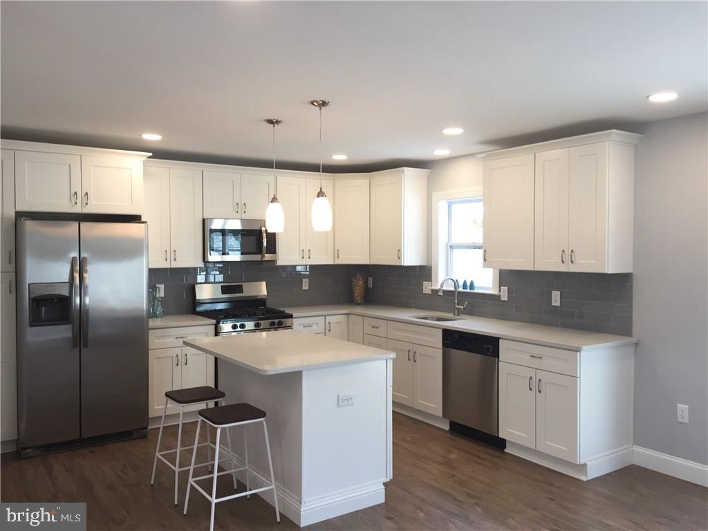145 Bowsprit Road Manahawkin, NJ 08050 - Photo 3 of 9