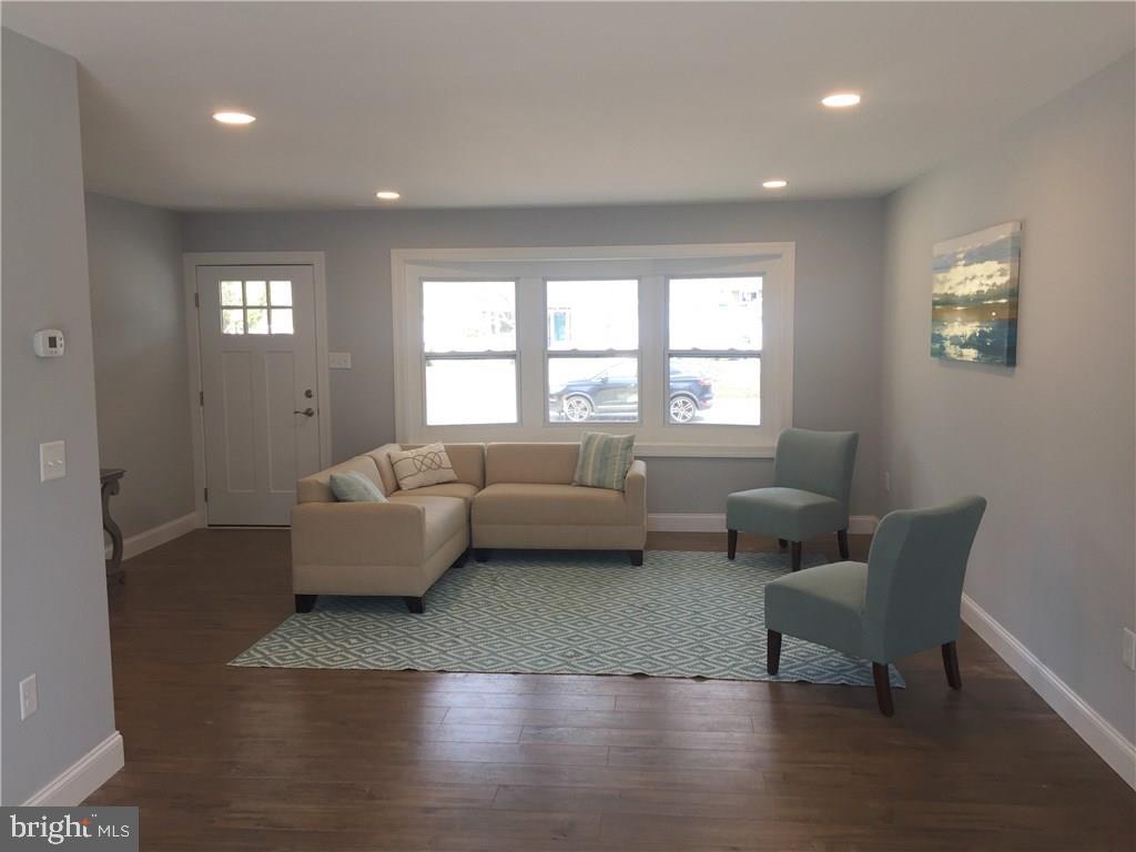 145 Bowsprit Road Manahawkin, NJ 08050 - Photo 4 of 9
