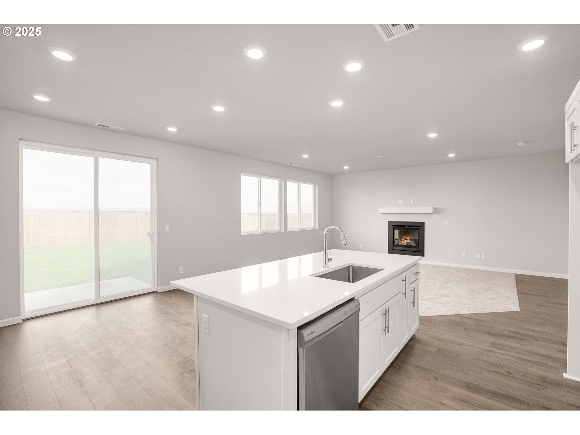5887 Bainbridge Road Eugene, OR 97402 - Photo 16 of 36 Gallery Image 16