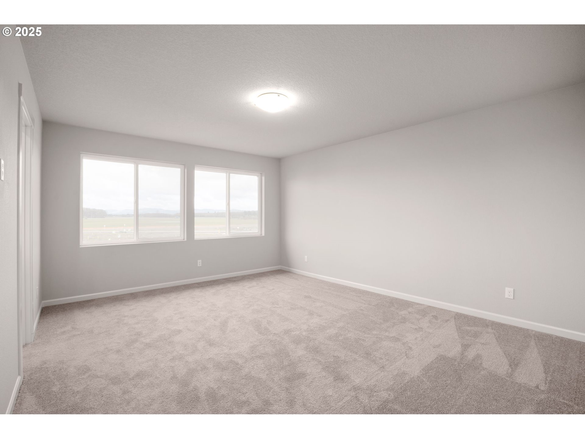 5887 Bainbridge Road Eugene, OR 97402 - Photo 17 of 36 Gallery Image 17