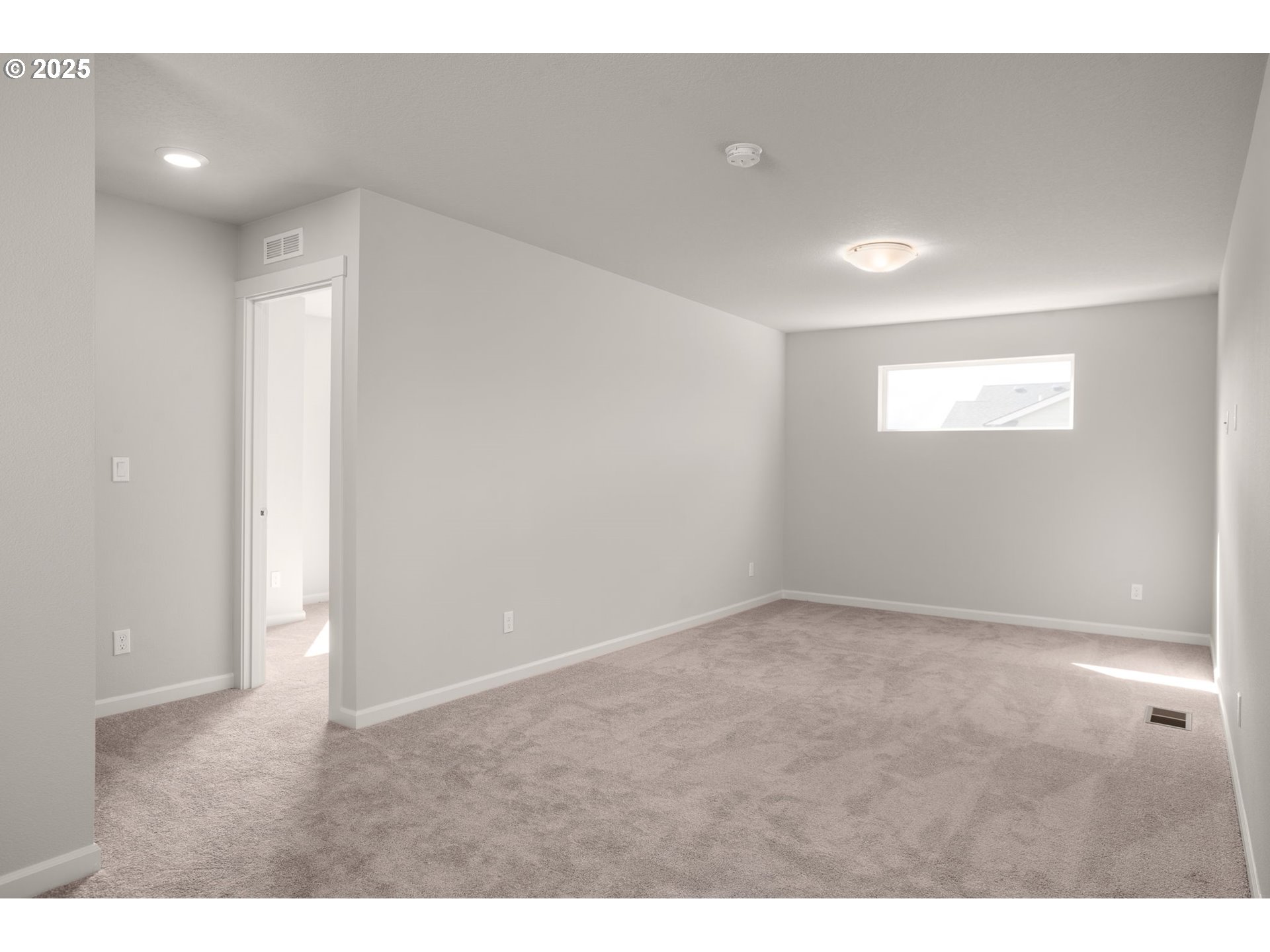 5887 Bainbridge Road Eugene, OR 97402 - Photo 23 of 36 Gallery Image 23